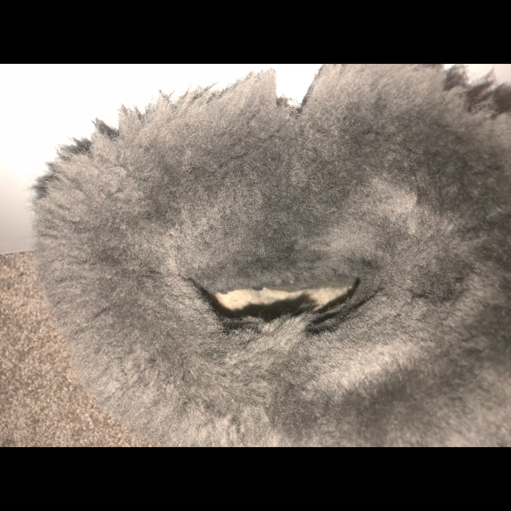 UGGS- grey - Picture 3 of 3